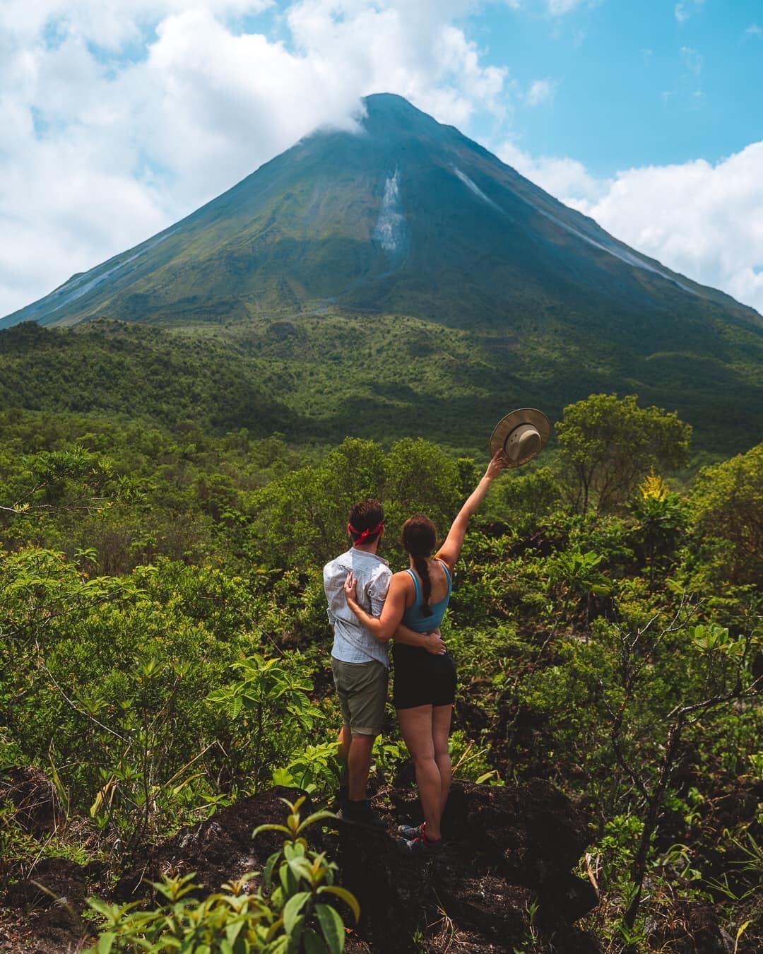 San Jose - SJO Aiport TO Arenal Volcan, La Fortuna.