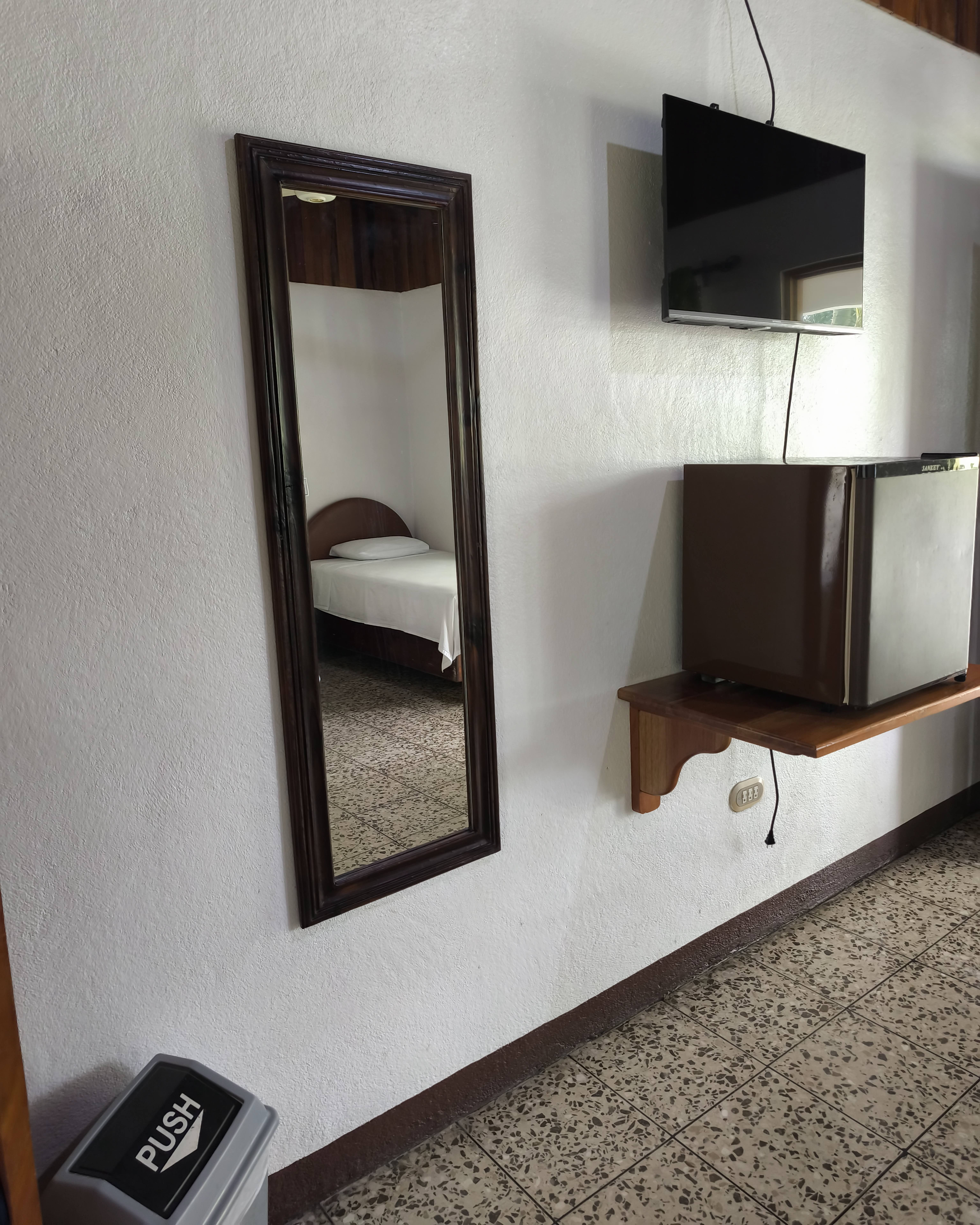 Double Single Bed + Full Bed 5